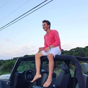 Meet your Posher, Devin